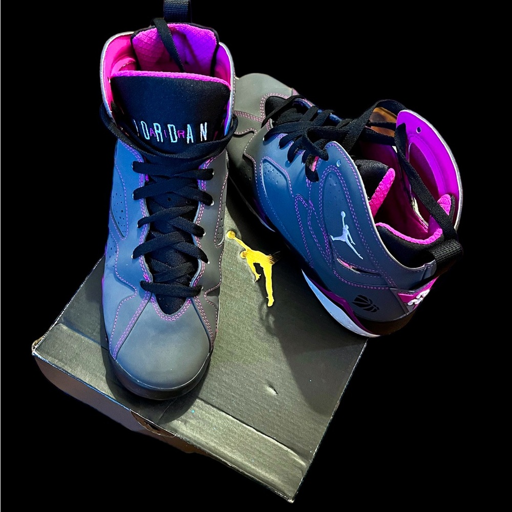 Nike Air Jordan 7 Retro Valentine's Day Special Edition